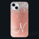 Roos goudpenseel Glitter Monogram iPhone 15 Mini Hoesje<br><div class="desc">Pas deze trendy telefoonbehuizing met  zilveren mousserende glitter op een roos gouden geborstelde metalen achtergrond eenvoudig aan.</div>