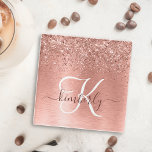 Roos goudpenseel Glitter Monogram Glazen Onderzetter<br><div class="desc">Pas dit trendy onderzetter van glasscherven met  roos gouden mousserende glitter gemakkelijk aan op een roos gouden geborstelde metalen achtergrond.</div>