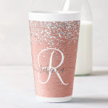 Roos goudpenseel Glitter Monogram Latte Mok<br><div class="desc">Pas dit trendy,  latte mok met  zilveren mousserende glitter eenvoudig aan op een roos gouden geborstelde metalen achtergrond.</div>
