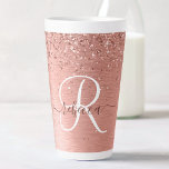 Roos goudpenseel Glitter Monogram Latte Mok<br><div class="desc">Personaliseer dit trendy chique latte mok ontwerp met  rozen gouden sprankelende faux glitter op een rozen gouden geborstelde metalen achtergrond.</div>