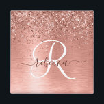 Roos goudpenseel Glitter Monogram Magneet<br><div class="desc">Pas dit trendy chic magnet-ontwerp met  roos gouden mousserende glitter eenvoudig aan op een roos gouden geborstelde metalen achtergrond.</div>