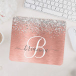 Roos goudpenseel Glitter Monogram Muismat<br><div class="desc">Voeg een aanraking van stijl en glamour toe aan uw werkruimte met dit prachtige, op maat gemaakte roos goudbruin glitter-monogram met de naam muispad. Pas het aan met een willekeurige naam van uw keuze en kijk naar de glans. Het perfecte accessoire om uw bureau nog luxever en geavanceerder te maken....</div>