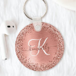 Roos goudpenseel Glitter Monogram Sleutelhanger<br><div class="desc">Maak dit trendy ontwerp van de sleutelhanger met  roos gouden mousserende glitter gemakkelijk aan te passen op een roos gouden geborstelde metalen achtergrond.</div>