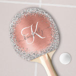 Roos goudpenseel Glitter Monogram Tafeltennisbatje<br><div class="desc">Pas dit trendy kikkerpongpedelontwerp met  zilveren mousserend glitter op een gouden roos geborstelde metalen achtergrond eenvoudig aan.</div>