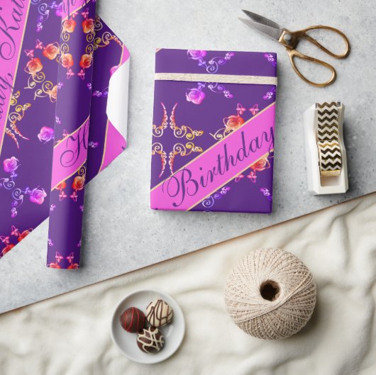 roos "Happy Birthday" Harten op Paars Cadeaupapier (Crafts)