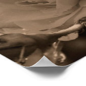 Roos in bloei met regendruppels in sepia poster (Hoek)