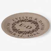 Roos in reliëf op trouwe kraftpapier papieren bordje (Gekanteld)