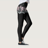 Roos Lace Girdle Shorts op zwarte Leggings (Rechts)