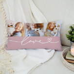 Roos Love Heart Script Roze Aangepast 3 Foto Colla Kussen<br><div class="desc">Moderne en stijlvolle,  aangepaste lumbool werpt een kussendraaiontwerp met een foto-collage van drie (3) favoriete foto's met een eenvoudig en minimaal wit 'Love'-typografisch ontwerp dat levendige en hartdetails bevat. Het stoffige roos roze en witte kleuren kunnen worden gewijzigd.</div>