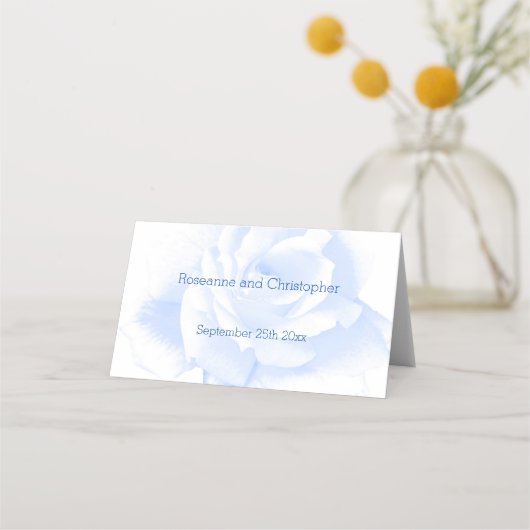 Roos ontwerp blauw gekleurde bruiloft plaatskaartje (Achterkant)
