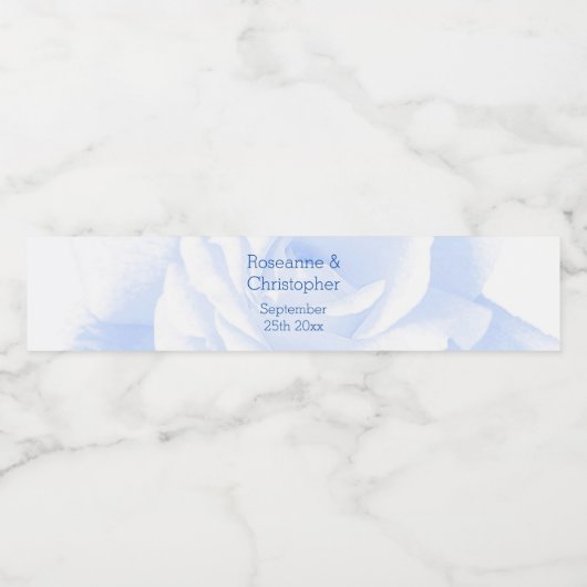 Roos ontwerp blauw gekleurde bruiloft waterfles etiket (Enkel label)