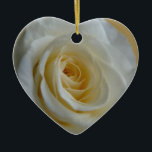 Roos Ornament Romantic White Rose Decorting<br><div class="desc">Romantic Roos Ornamenten Holiday Roos Klassieke decoraties Prachtige Romantische kerstcadeautjes Hanukkah Neutrale vakantieverval Keepsakes & Gifts for Friend Family Mannen Vrouwen Kinder thuis & Kantoor Originele,  niet-denominationele feestelijke kunstverval Vakaneskerfeest/Hanukkah Kaarten & Nonsecular Holiday Gifts Design door Kim Hunter. Surf naar www.kimhunter.ca voor nog veel meer Kaarten en Keepsakes Online.</div>