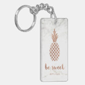 Roos Roze ananas op witte marmer | Wees zoet Sleutelhanger (Voorkant Links)