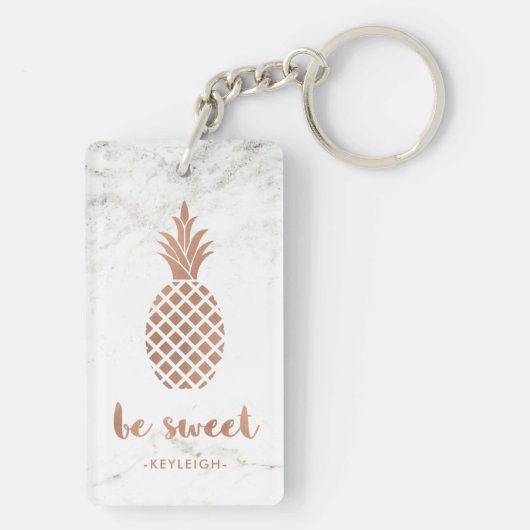 Roos Roze ananas op witte marmer | Wees zoet Sleutelhanger (achterkant)