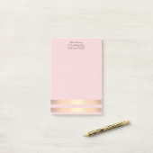 Roos roze gekleurde gouden metallic strepen post-it® notes (Op bureau)