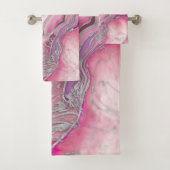Roos Silver liquid Marble Bad Handdoek (Insitu)