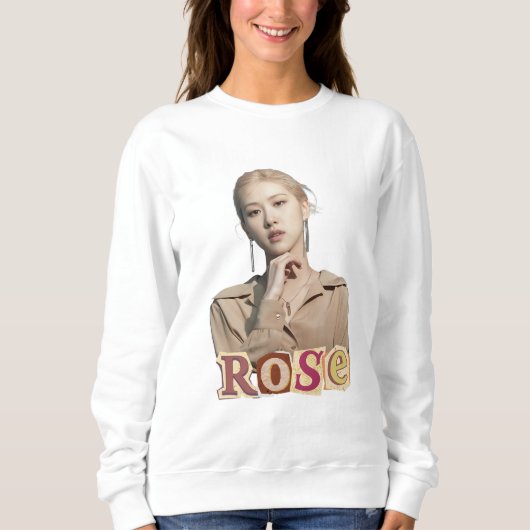 Roos – Soft Elegance Minimalist Portrait Trui (Voorkant)