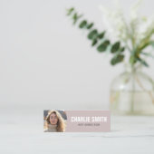 Roos taupe Modern Minimal Foto Mini Visitekaartje (Staand voorkant)