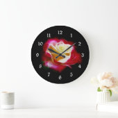 Roos van rode of crèmefractaliën grote klok (Huis)