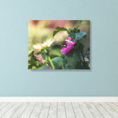 Roos van Sharon en bezoeker Canvas Afdruk (Insitu (Houten vloer))