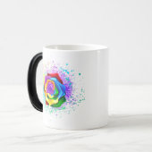 Roos voor kleurrijke regenboog magische mok (Voorkant links)