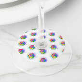 Roos voor kleurrijke regenboog wijnglaslabel (Dichtbij)