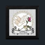 Roos voor weddenschappen cadeaudoosje<br><div class="desc">Trouwringen Roos geschenkdoos, Trouwkleding, Trouwt-shirts, Huwelijkscadeaus van ArtMuvz Illustration. Bijpassende bruiloft vrijgezellenfeest, receptie, repetitie diner kleding.Om te personaliseren voeg jouw naam of tekst toe in plaats daarvan. Pas deze huwelijksgeschenkdoos aan om het uniek van u te maken of als gepersonaliseerd geschenk te geven. Vier uw liefde in stijl met onze...</div>