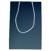 Roos Web op verloop blauwe cadeautas (Achterkant)