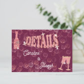 Roos Wijnsterfles & Glitter Glazen Bruiloft Informatiekaartje (Staand voorkant)