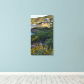 Roosevelt Lake Bridge Arizona Yellow Wildbloemen Canvas Afdruk (Insitu (Houten vloer))