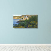 Roosevelt Lake Bridge Arizona Yellow Wildbloemen Canvas Afdruk (Insitu (Houten vloer))