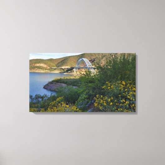 Roosevelt Lake Bridge Arizona Yellow Wildbloemen Canvas Afdruk (Voorkant)