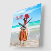Rooster Kerel Chillin bij Beach in Swim Trunks Vierkante Klok (Hoek)