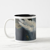 Roosters en rook in Zuidoost-Australië Tweekleurige Koffiemok (Links)