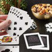 Roosvenster in de noordelijke transept, met afbeel pokerkaarten (Insitu)