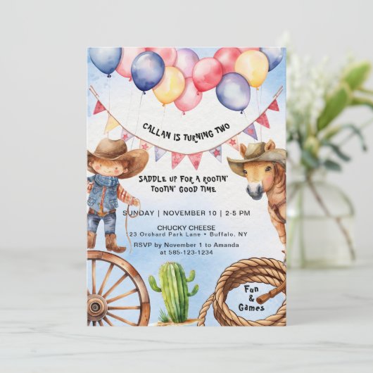 Rootin' Tootin' Goede Tijd Verjaardag Uitnodiging (Staand voorkant)