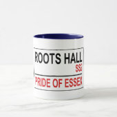 Roots Hall Sign Mok (Midden)