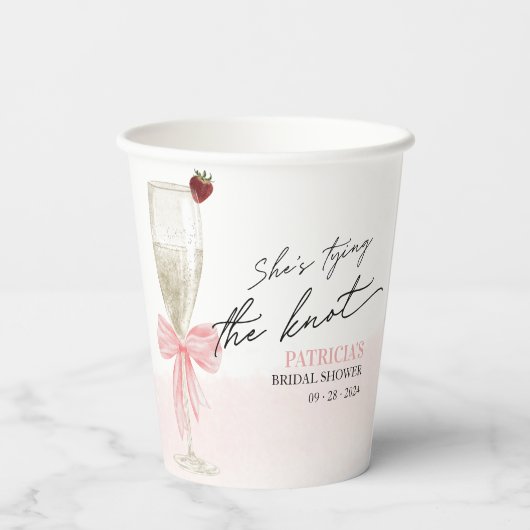 Rosa Strikdiadem Zij Gaat Trouwen Bruidsfeest Papieren Bekers (Achterkant)