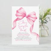 Rosa Strikje Zij Krijgt de Knoop Bruidsborrel Kaart (Staand voorkant)