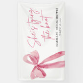 Rosa Strikje Zij Krijgt een Knoop Bruidsborrel Spandoek (Verticaal)