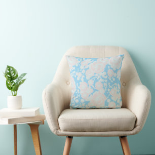 Rosalie – Zacht Blauw Bloemmotief Kussen