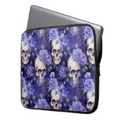 Rosas violetas con calaveras laptop sleeve (Voorkant Links)