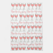 Rosé de dag weg van roze rozen glazen wijn theedoek (Verticaal)