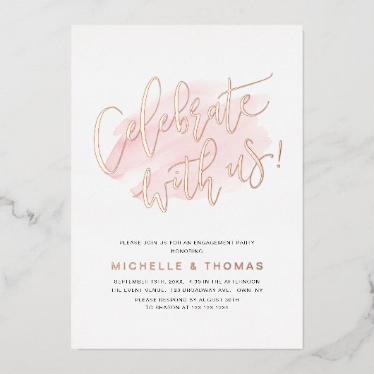 Rose Gold Vier Met Ons Script Modern Eenvoudig Folie Uitnodiging (Voorkant)