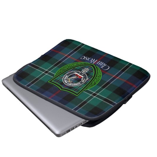 Rose Scottish Clan Tartan and Crest Laptop Sleeve (Voorkant onderkant)