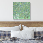 Rosebushes onder de bomen - Gustav Klimt Canvas Afdruk (Insitu (Slaapkamer))