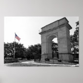 Rosedale Memorial Arch and Flag, Kansas City, BW Poster (Voorkant)