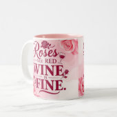 Roses are red but wine is fine chic tweekleurige koffiemok (Voorkant links)