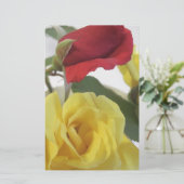 Roses van rood of geel briefpapier (Staand voorkant)