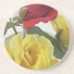Roses van rood of geel zandsteen onderzetter